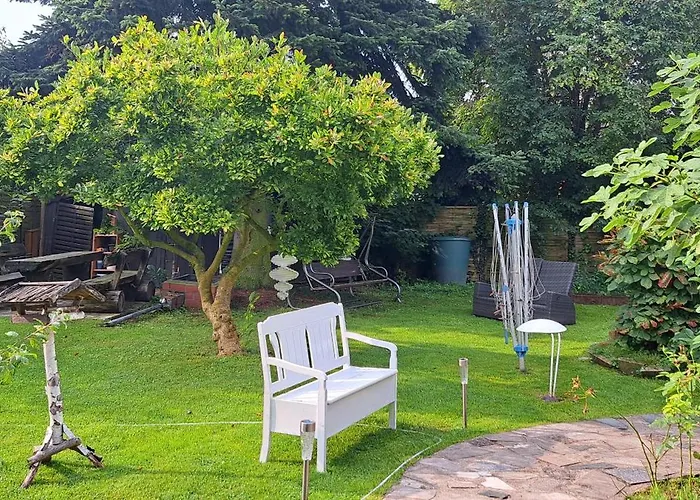 All-In-One Apartment Mit Eigener Sonnenterrasse Im Garten