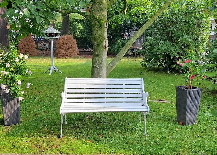 All-In-One Apartment Mit Eigener Sonnenterrasse Im Garten