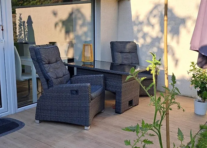 All-In-One Apartment Mit Eigener Sonnenterrasse Im Garten