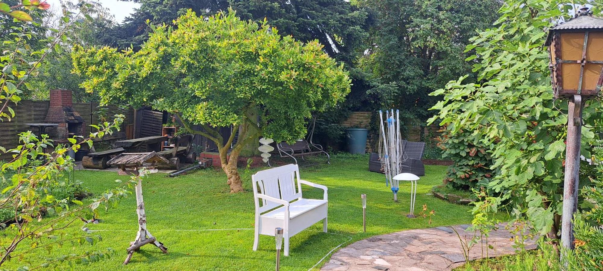 Apartment All-in-one Mit Eigener Sonnenterrasse Im Garten Düsseldorf